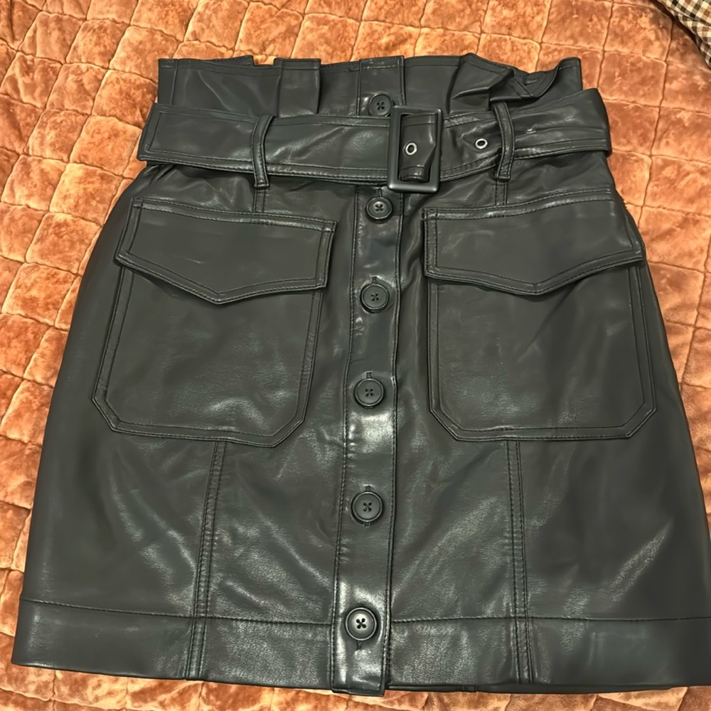 Banana Republic faux leather belted skirt size 0 NWOT